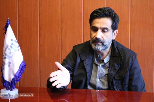 تلویزیون برنامه های موسیقی را از برنامه های سطح پایین آمریکایی و اروپایی کپی می کند