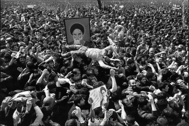 عکسی ماندگار از مراسم خاکسپاری پیکر امام(ره)