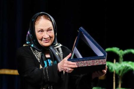 با جنجال نام خودم را سر زبان ها نمی اندازم